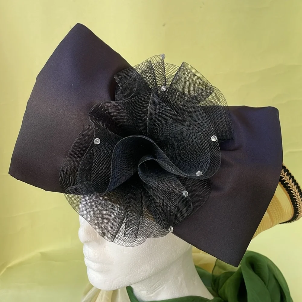 Vintage hat with big black bow - Picture 3 of 11